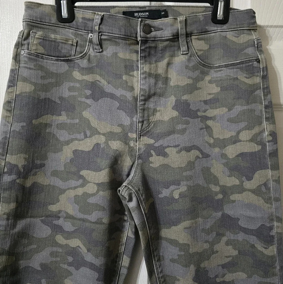 Hudson Barbara Super Skinny High Rise Camo Print Jeans w/Stretch, Raw Hem, EUC! - Picture 3 of 14